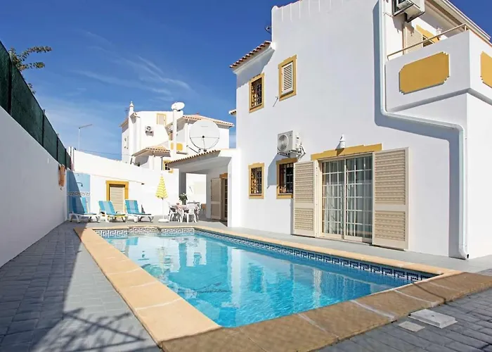 Villa Naomi - Large Garden And Terrace