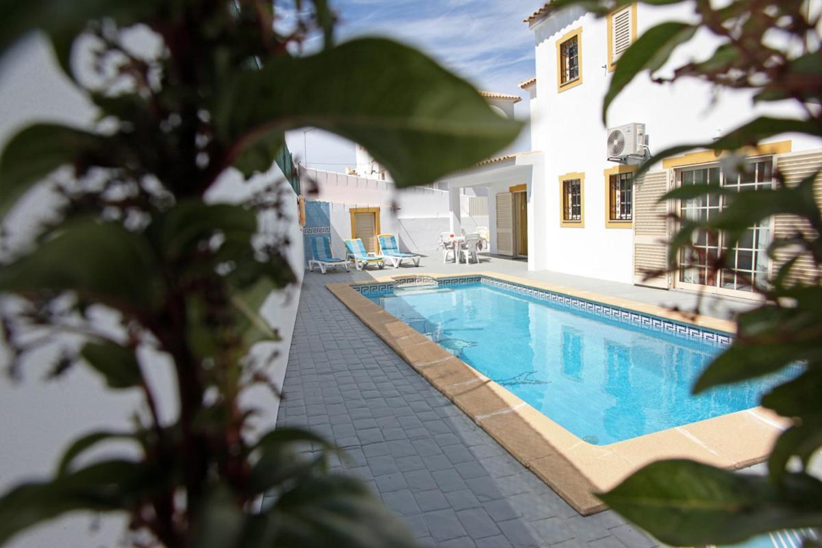 Naomi - Large Garden And Terrace Holiday home Albufeira