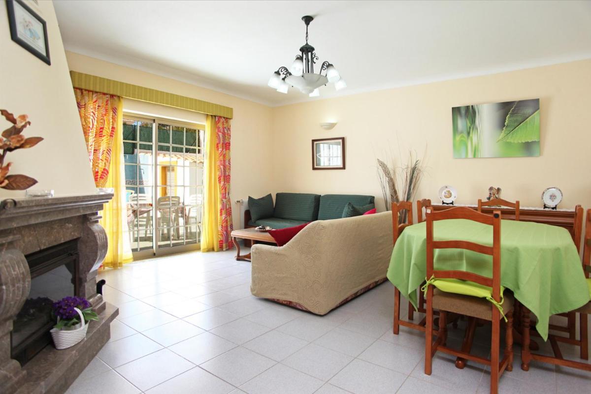 Naomi - Large Garden And Terrace Albufeira
