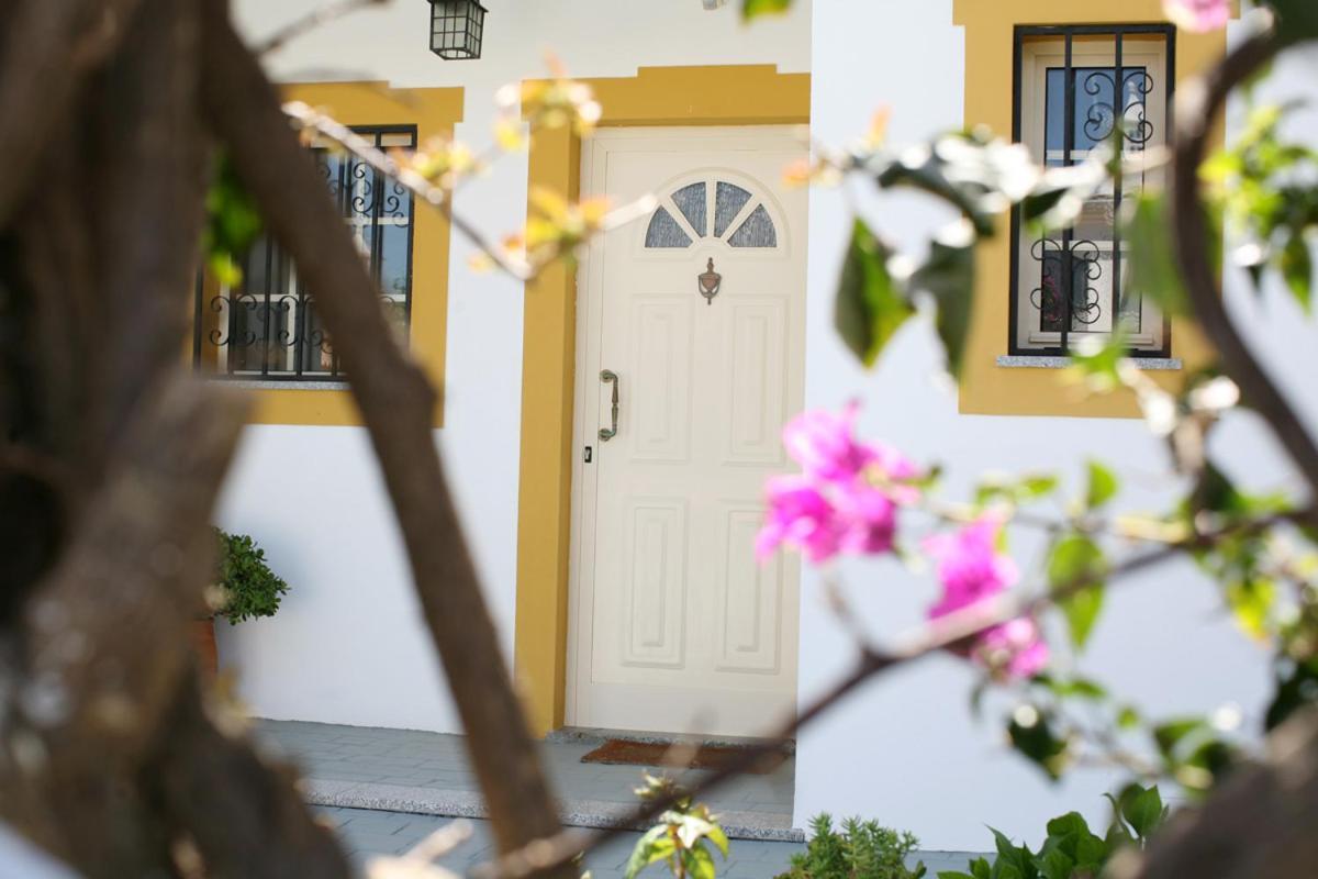 Naomi - Large Garden And Terrace Holiday home